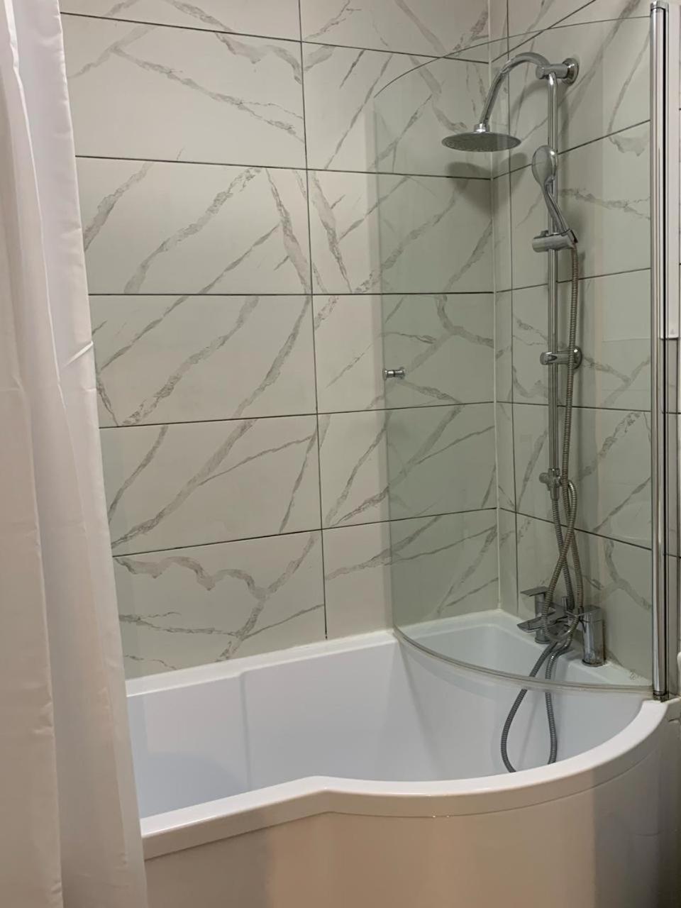 Cobbold Court Share Flat Apartment London Bagian luar foto